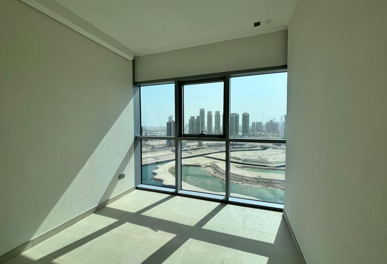 Ready to Move In | Corner Unit | Full Canal View