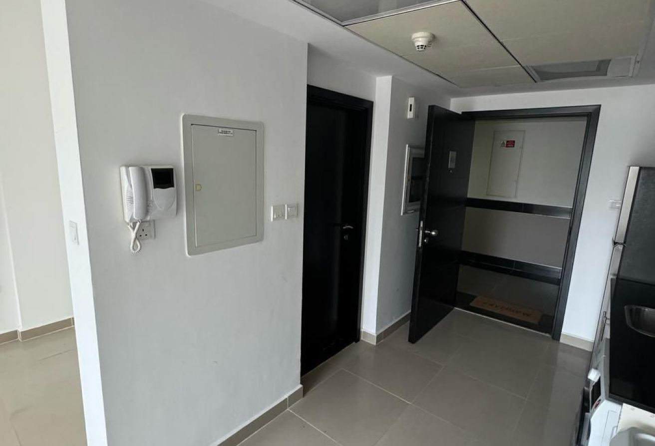 Ready to Move In |Studio with Balcony |Corner Unit