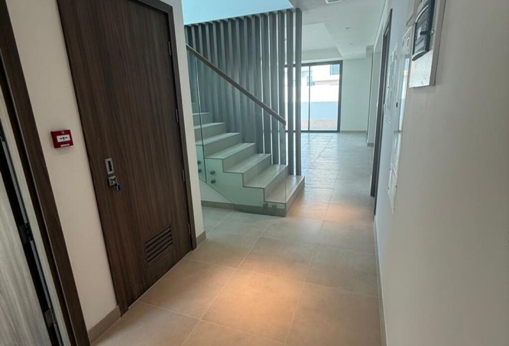 End Unit | Private Garden | Close to Amenities