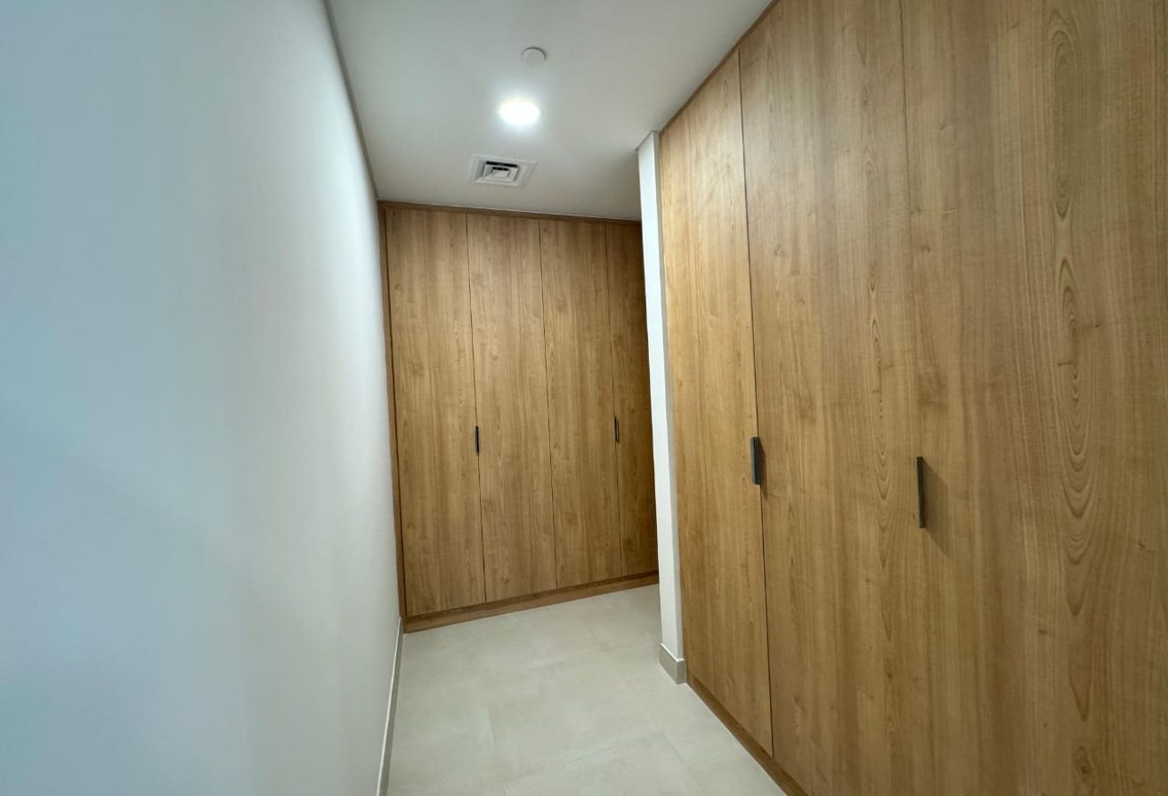 Ready to Move In |Pool View |with Study |Boulevard