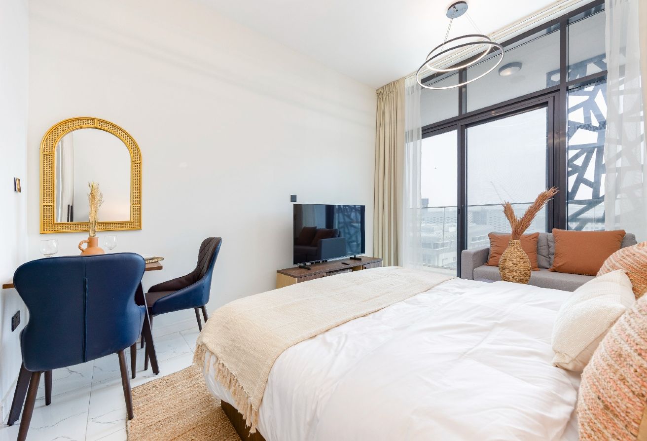 Floor to Ceiling Windows | Fully Furnished Unit