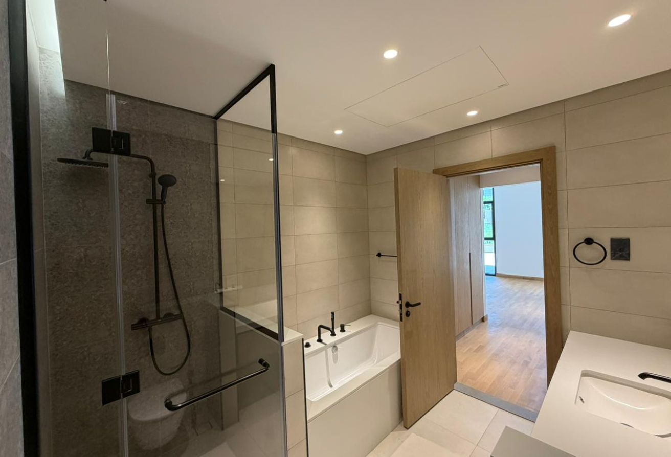 HOT DEAL | Ground Floor | Ready to Move In