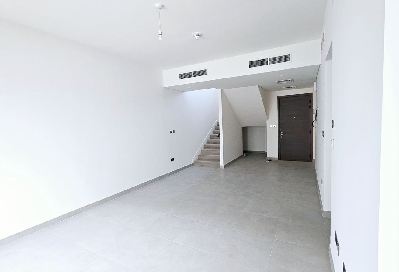 Next To Corner | Closed Kitchen | Private Garden