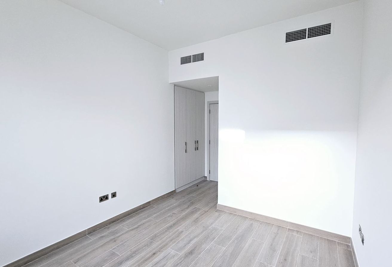 Next To Corner | Closed Kitchen | Private Garden