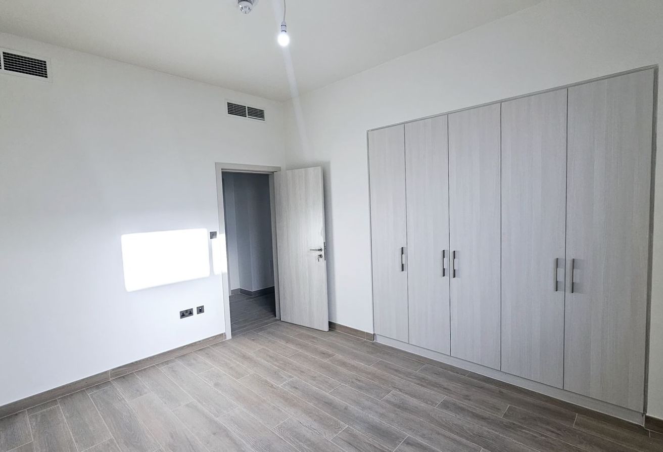 Next To Corner | Closed Kitchen | Private Garden