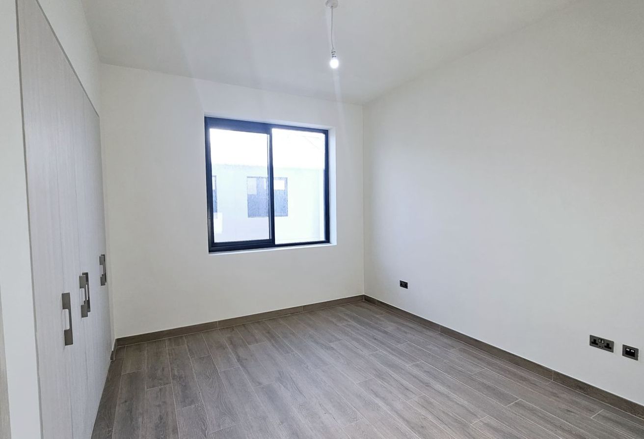 Next To Corner | Closed Kitchen | Private Garden