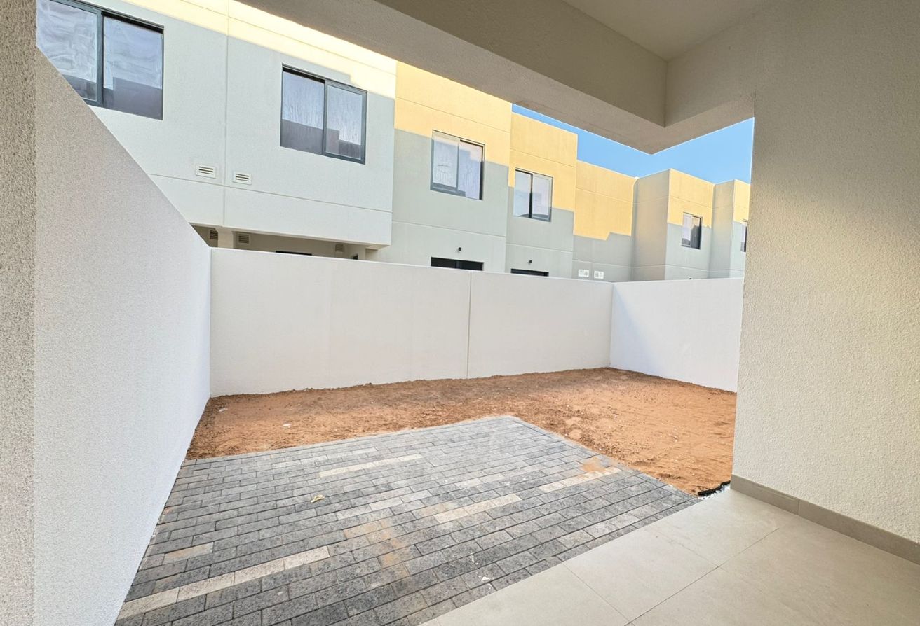 HOT DEAL | Single Row | Private Garden