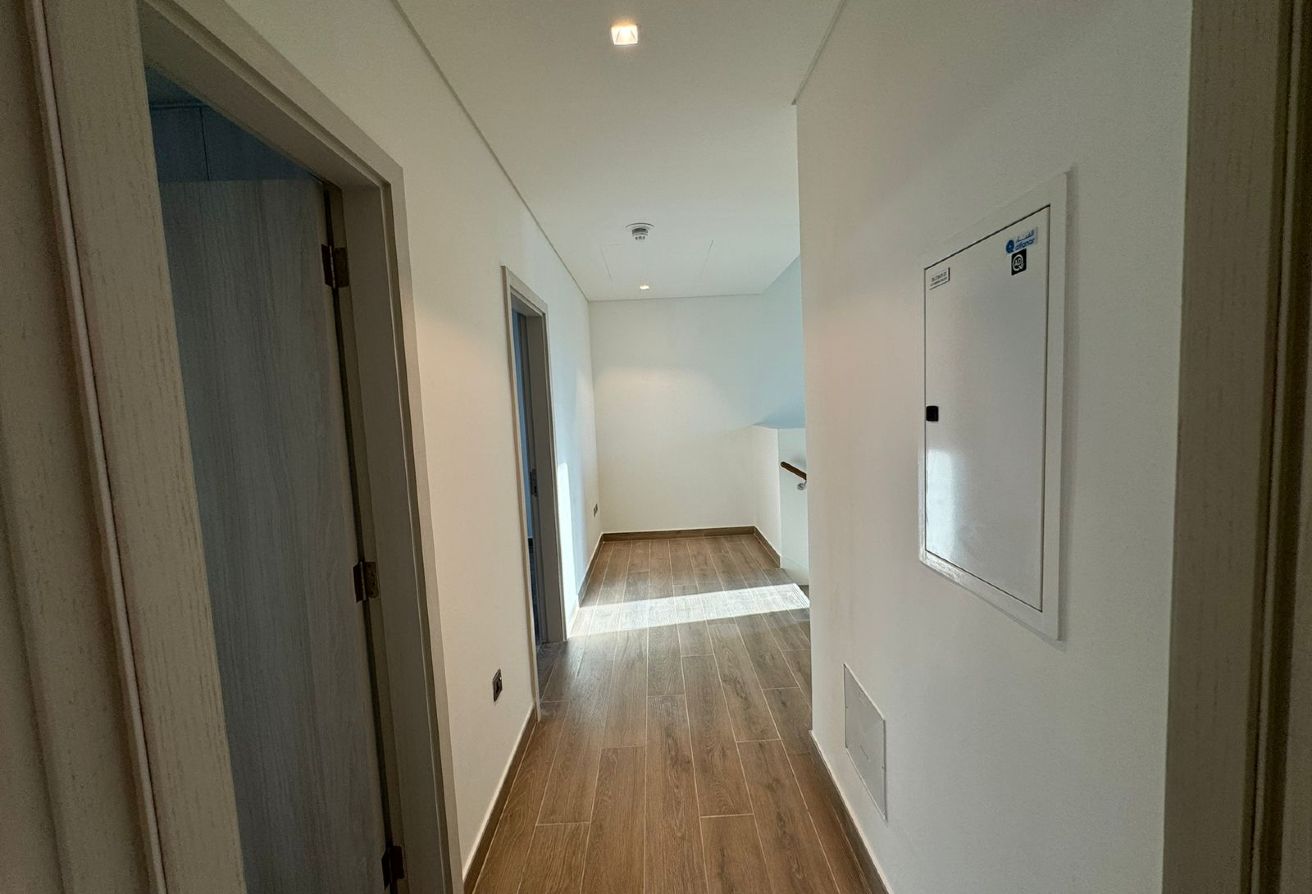 HOT DEAL | Single Row | Private Garden