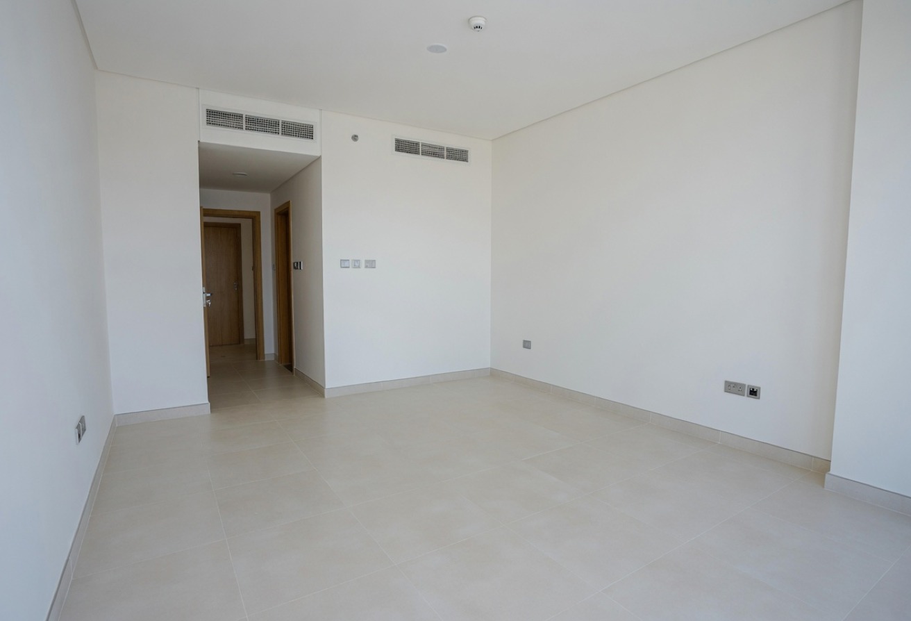 Sea View |Ready to Move In |with Balcony |Height