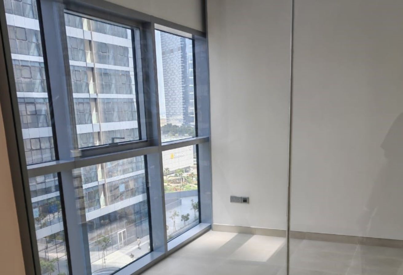Ready to Move In | High Floor | Open Kitchen