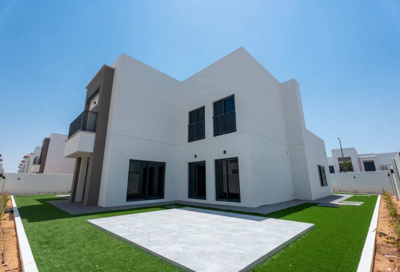 First Tenant | Corner | Private Garden | Balcony