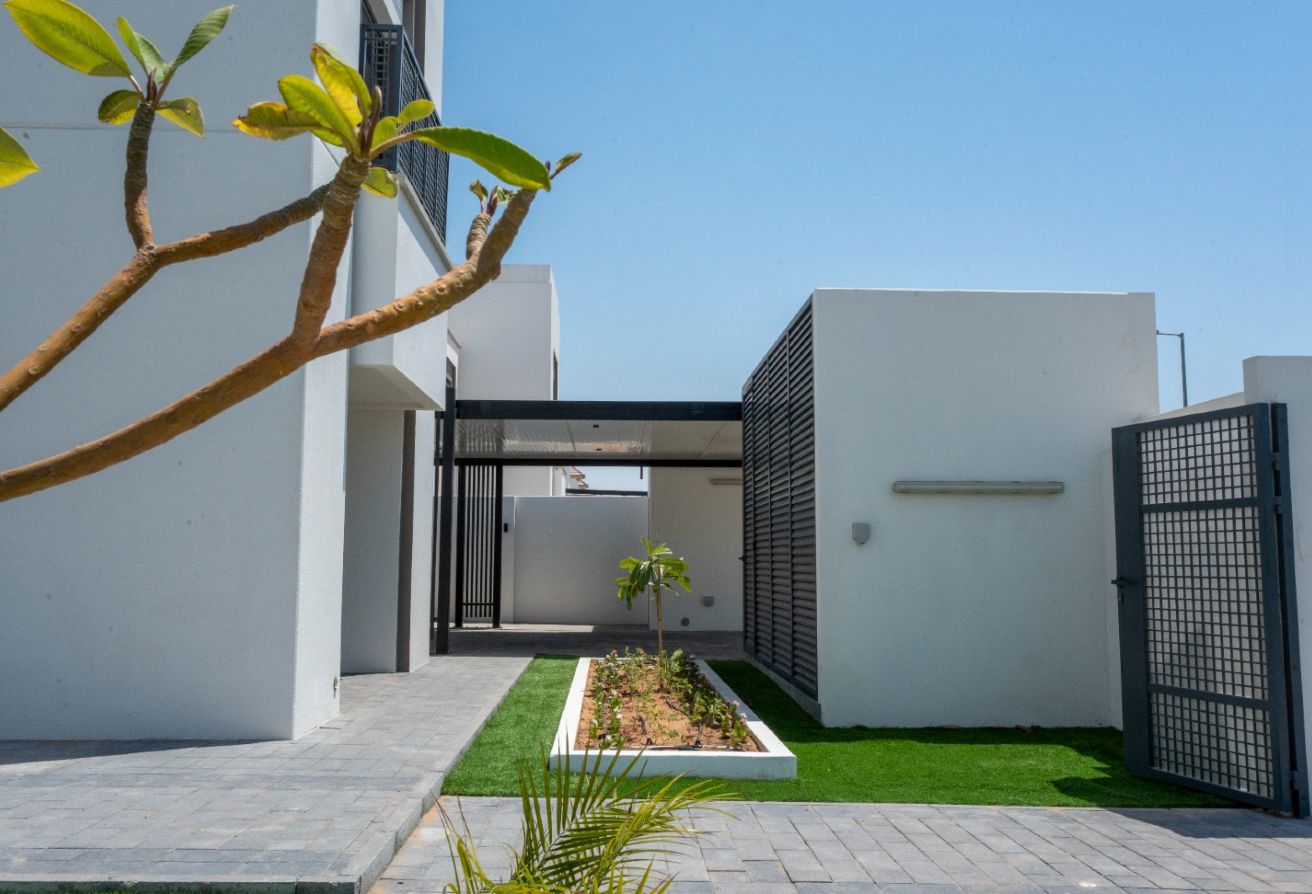 First Tenant | Corner | Private Garden | Balcony