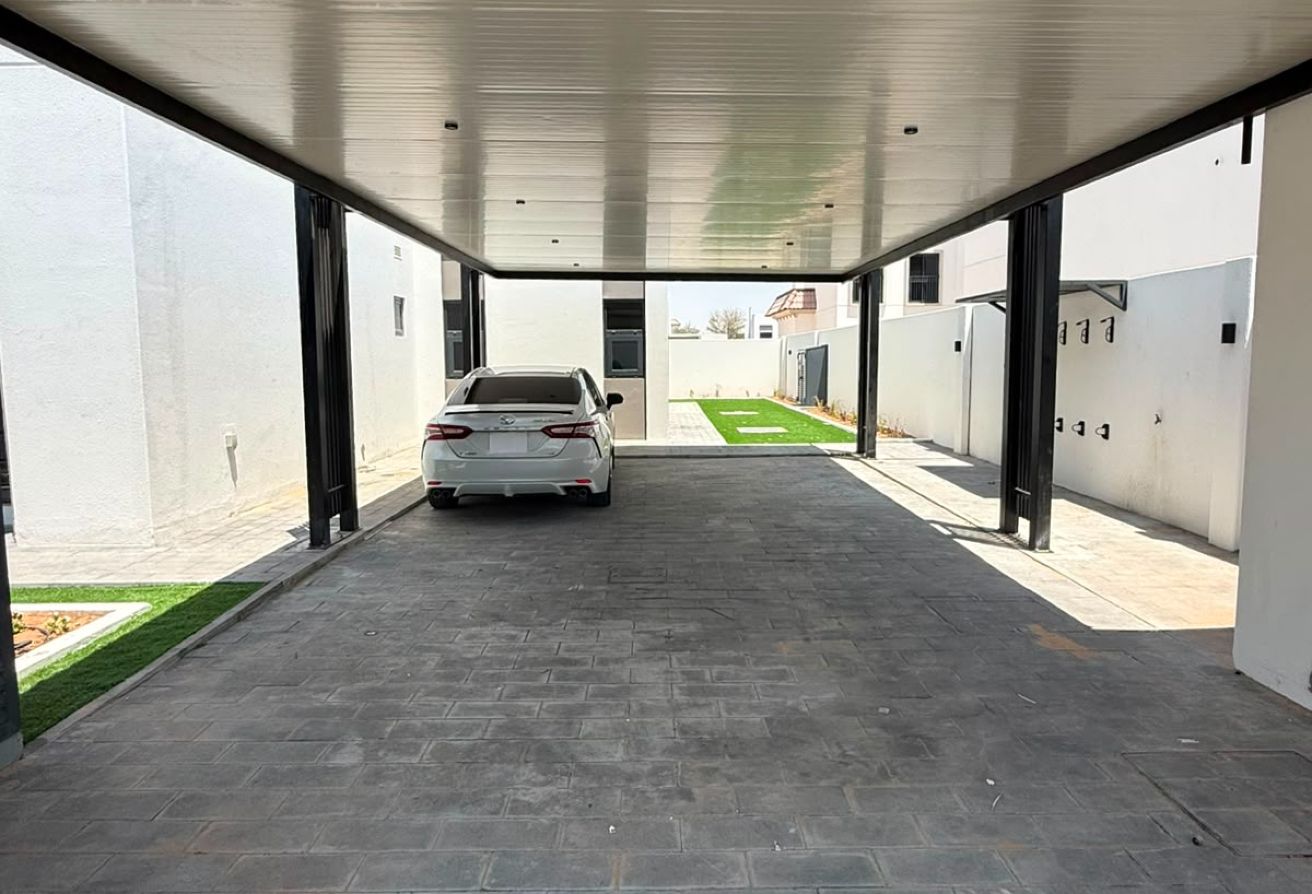 First Tenant | Corner | Private Garden | Balcony