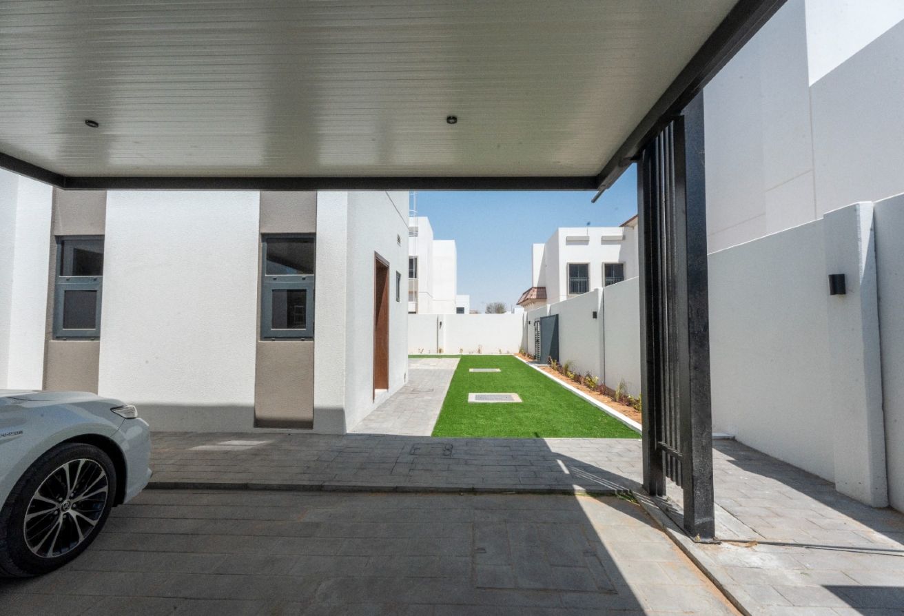 First Tenant | Corner | Private Garden | Balcony
