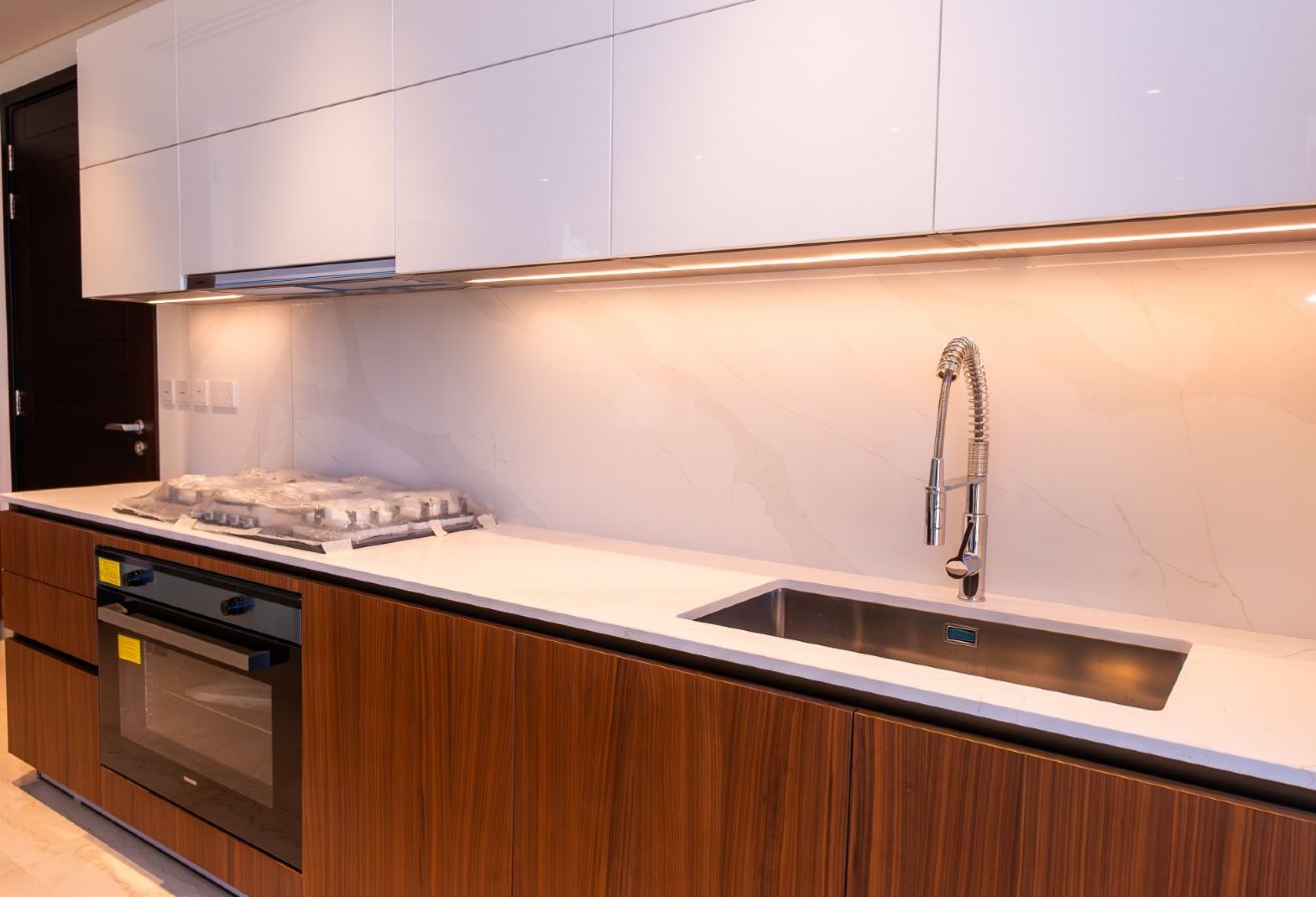 Upgraded | End Unit | Single Row | Vacant