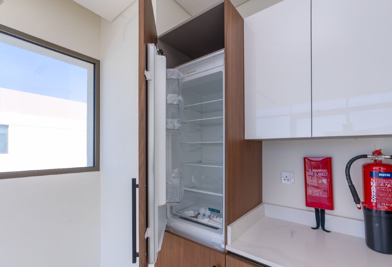 Upgraded | End Unit | Single Row | Vacant