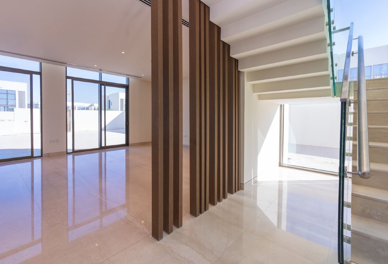 Upgraded | End Unit | Single Row | Vacant