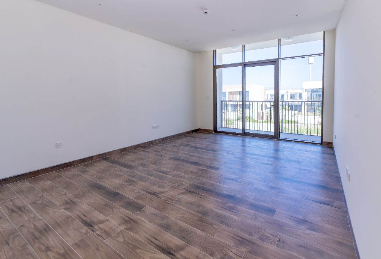Upgraded | End Unit | Single Row | Vacant