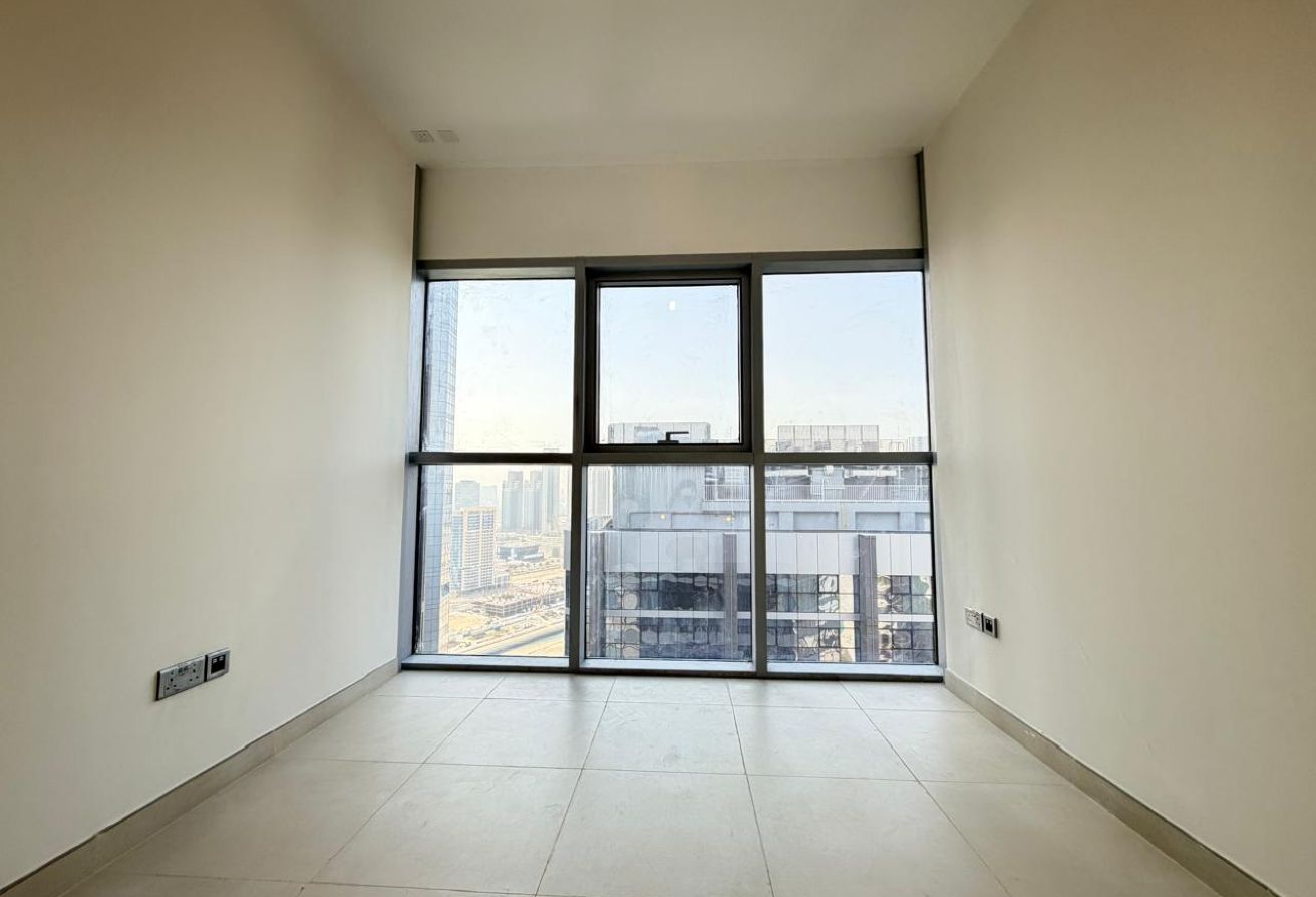 High Floor | Partial Canal View | with Rent Refund