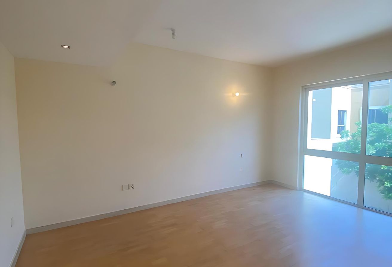 Single Row | with Maidsroom | G+2 Townhouse