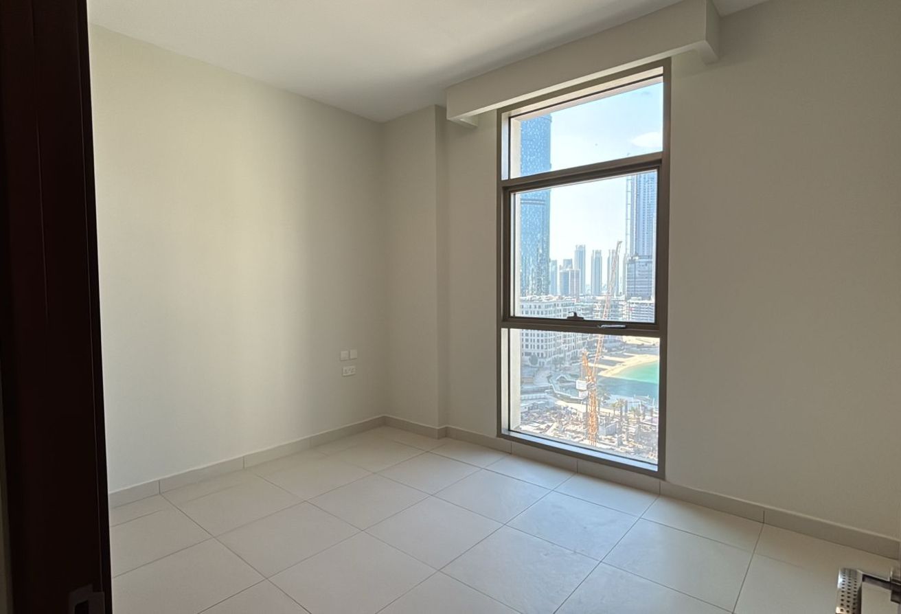 Upgraded Unit | Partial Sea View | with Balcony