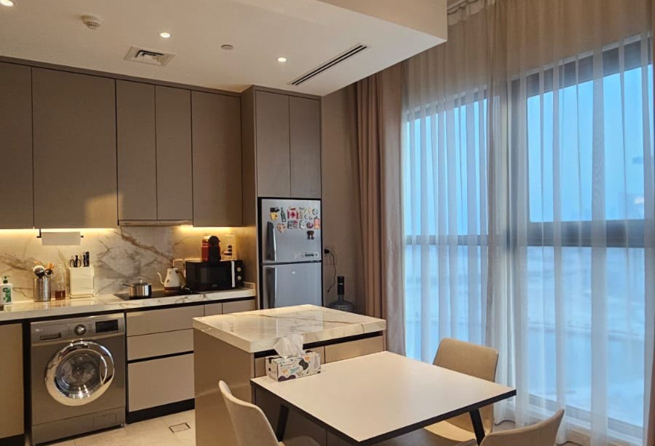Vacant Unit | City + Partial Sea View | High Floor