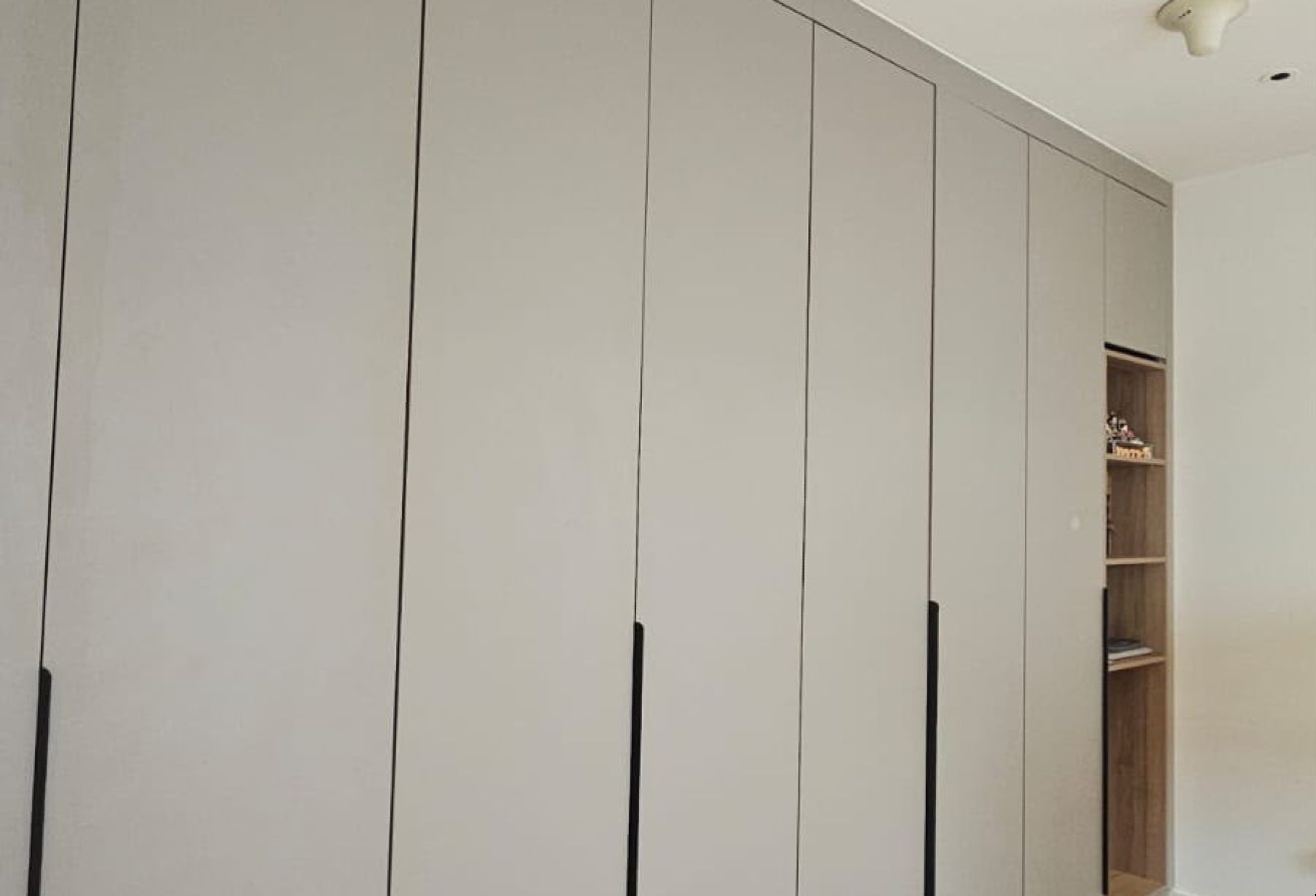 Vacant Unit | City + Partial Sea View | High Floor