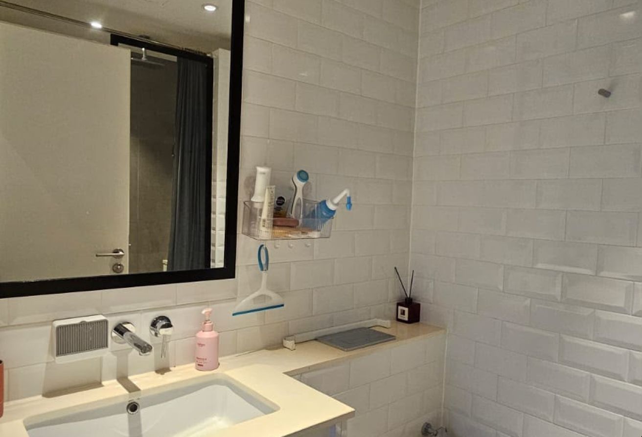 Vacant Unit | City + Partial Sea View | High Floor