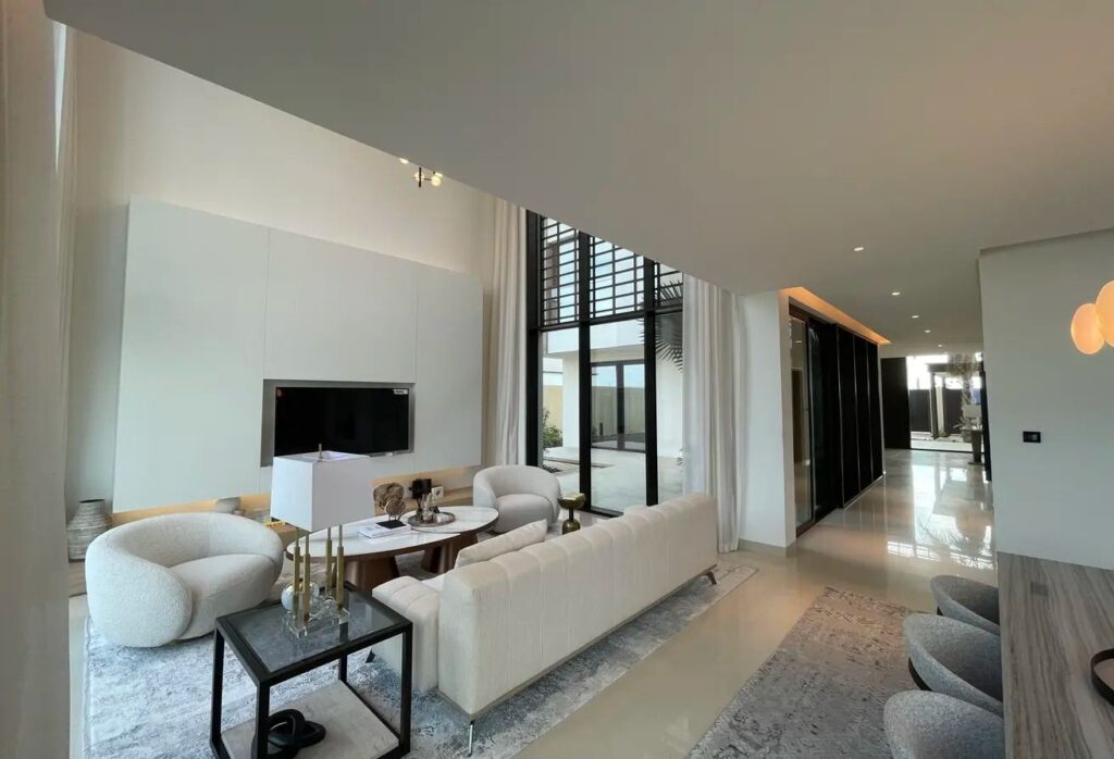 Single Row | High Ceiling | Show Kitchen | Ghaf