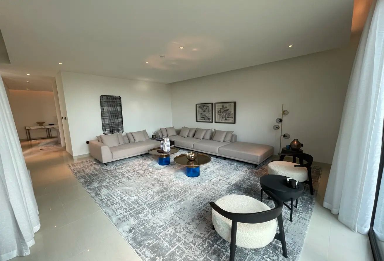 Single Row | High Ceiling | Show Kitchen | Ghaf