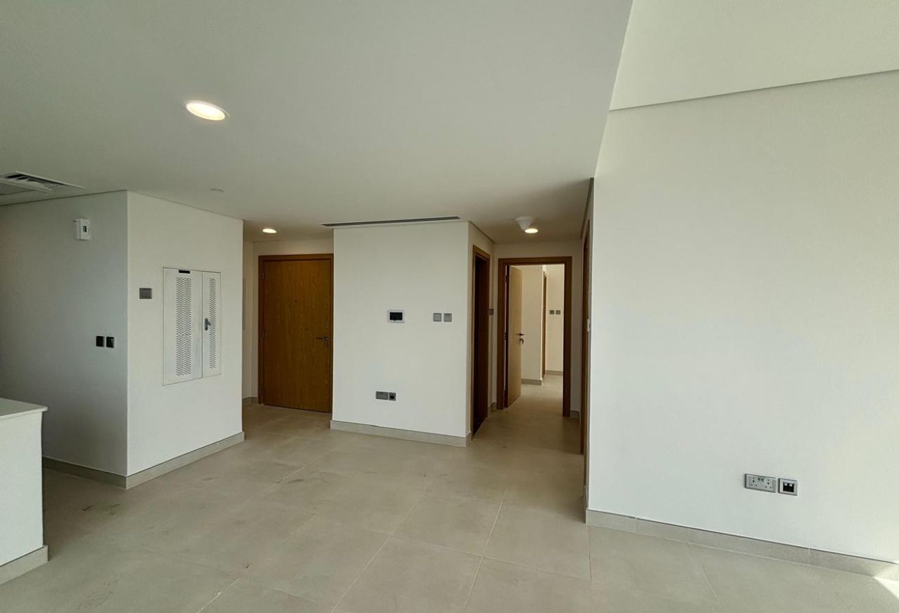 Upgraded Unit | Vacant | Canal View Bay