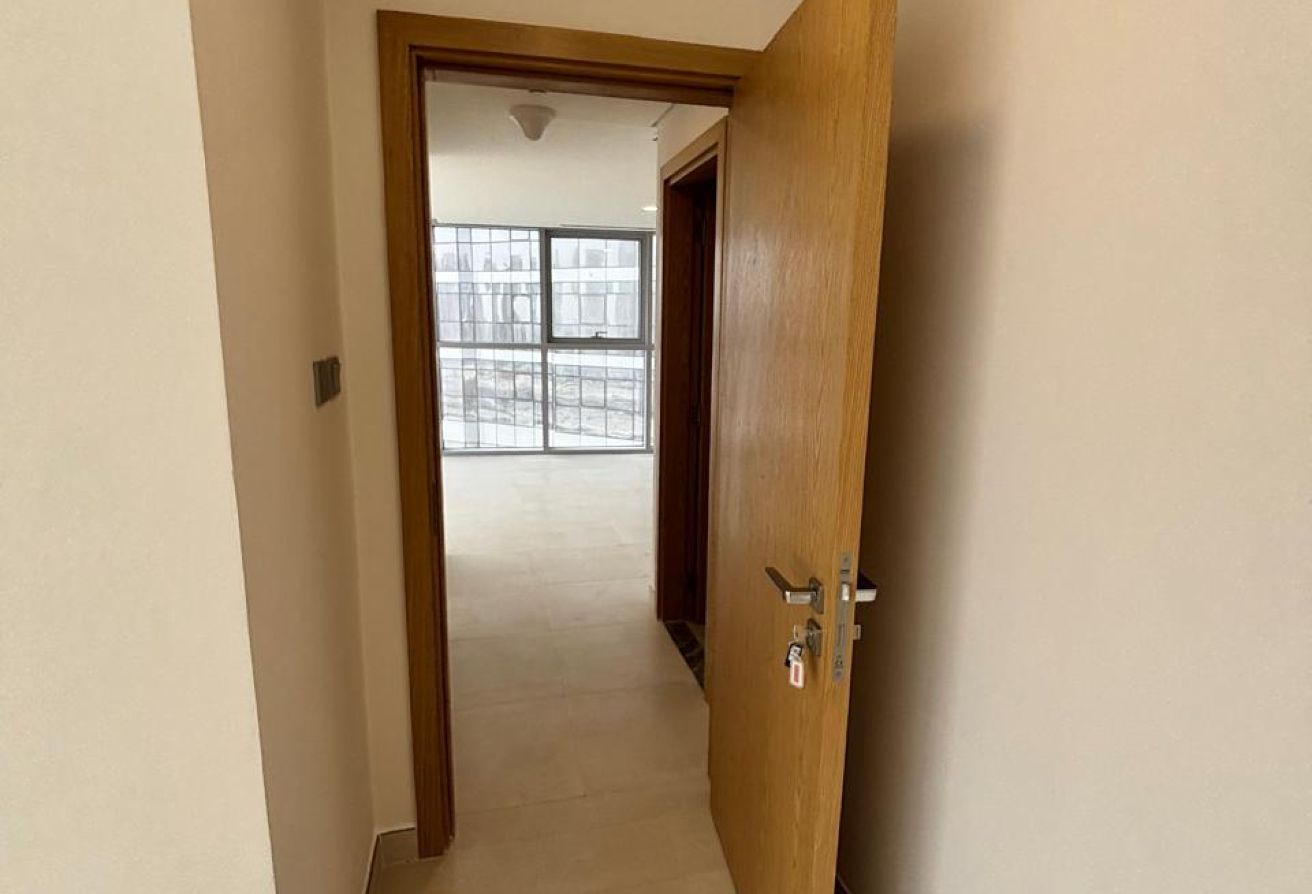 Upgraded Unit | Vacant | Canal View Bay