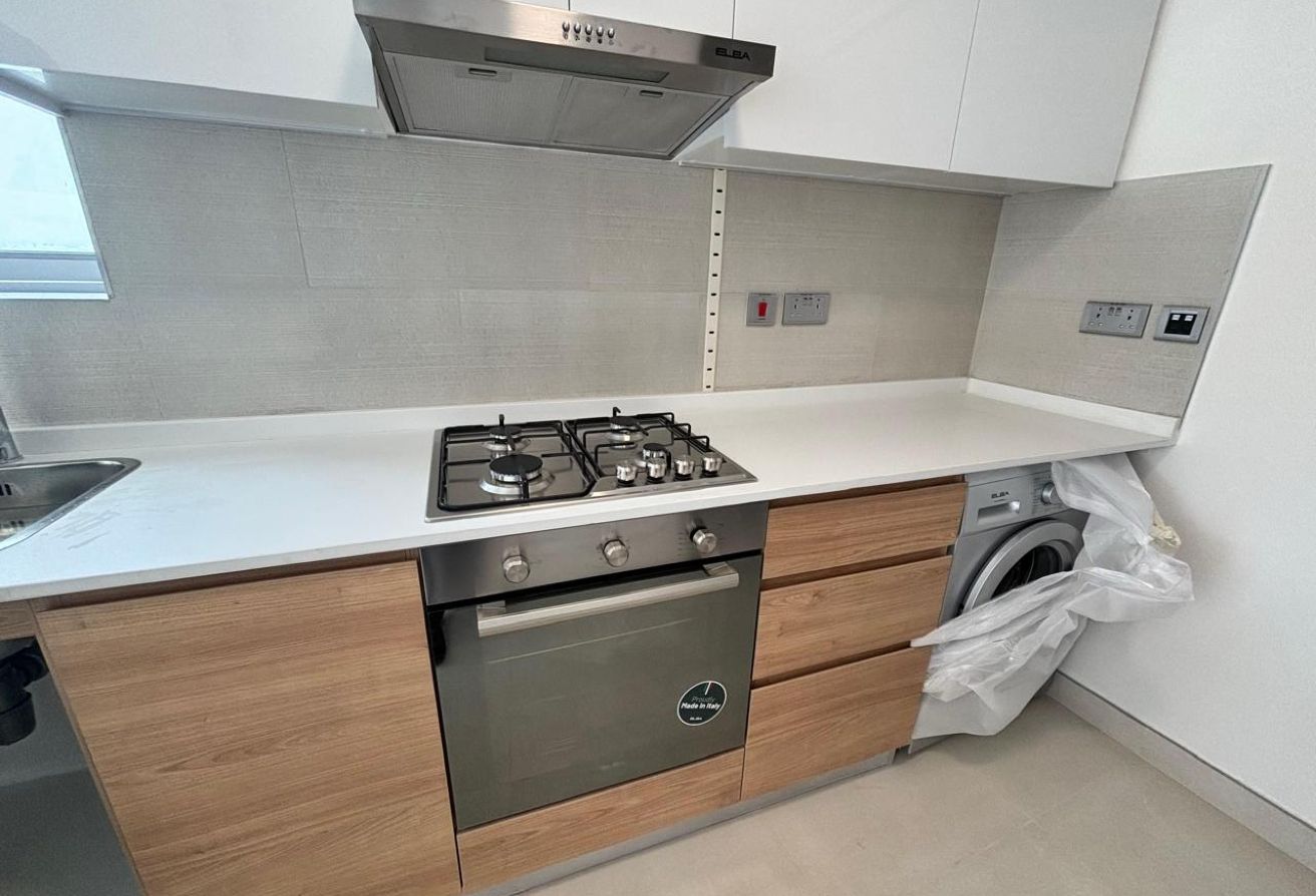 Upgraded Unit | Vacant | Canal View Bay