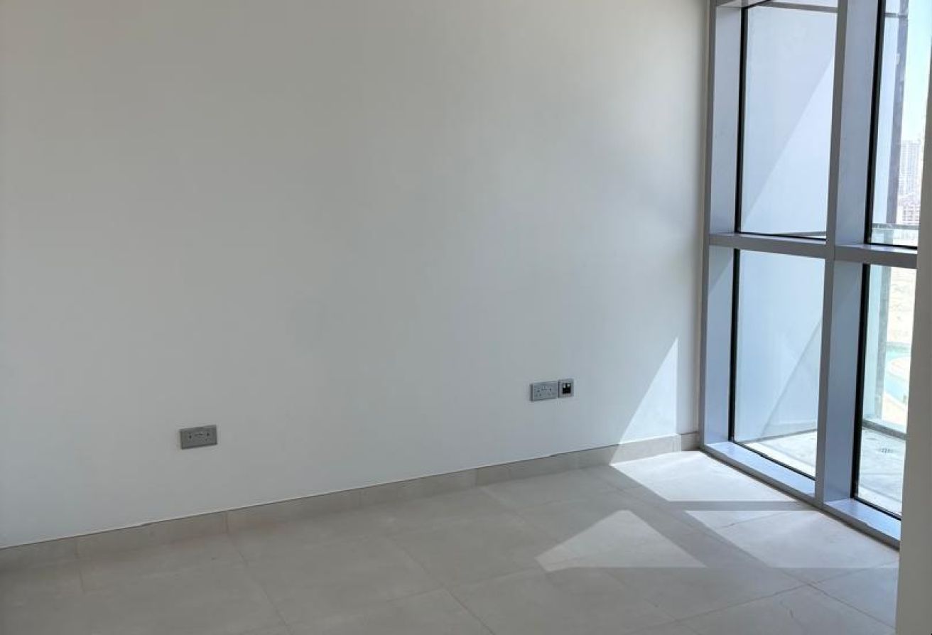 Corner Unit |Canal View |with Rent Refund |Viewz 2
