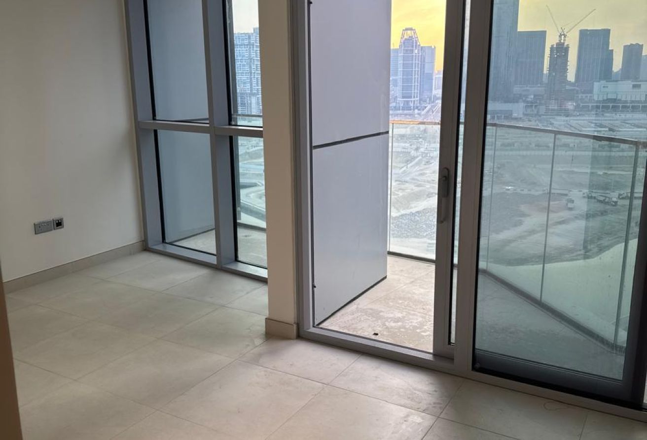 Corner Unit |Canal View |with Rent Refund |Viewz 2
