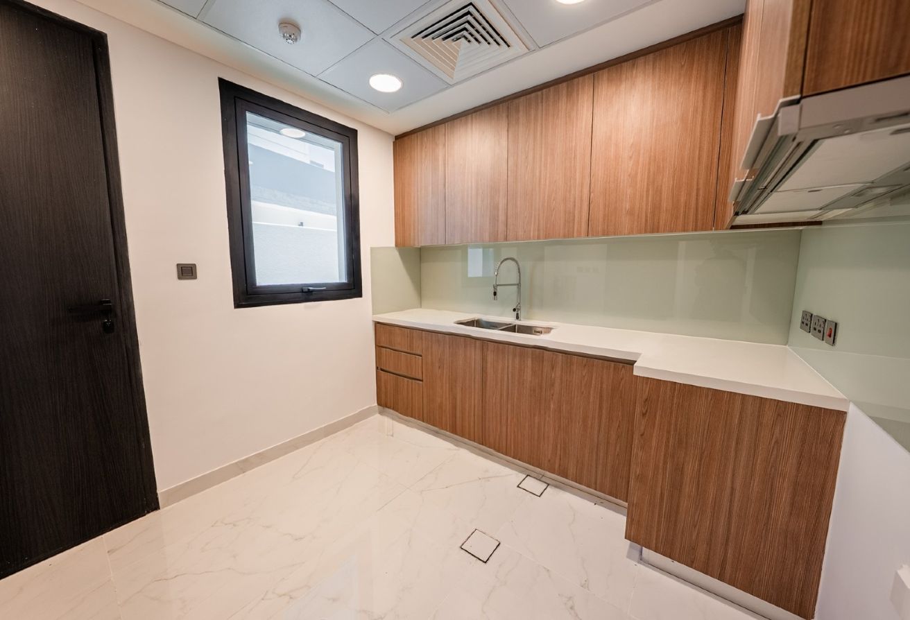 Corner Unit | Single Row | Golf View | Huge Plot