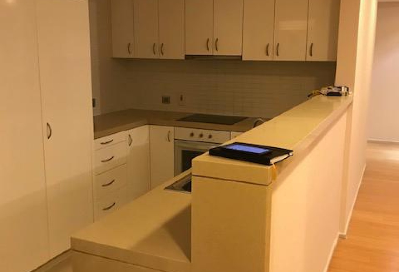 High Floor | Corner Unit | City View |with Balcony