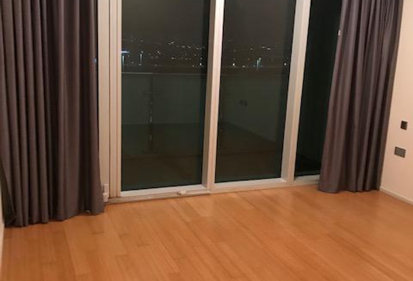 High Floor | Corner Unit | City View |with Balcony