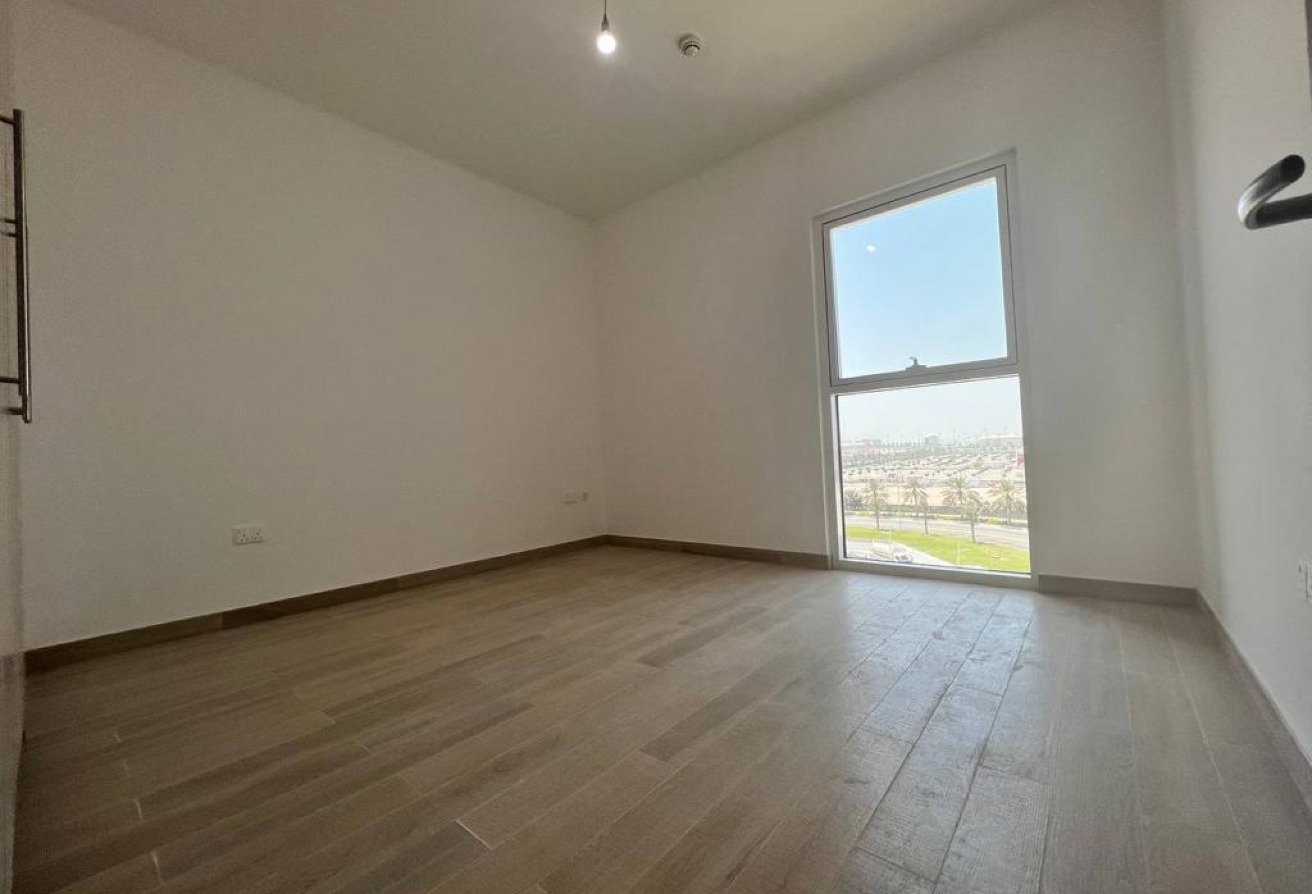 Ready To Move In | Canal View | Balcony