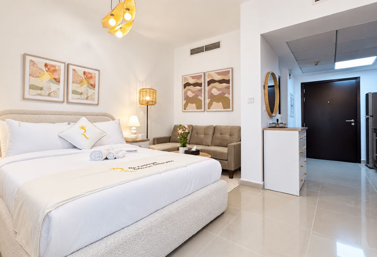 Corner Unit | Fully Furnished | Balcony