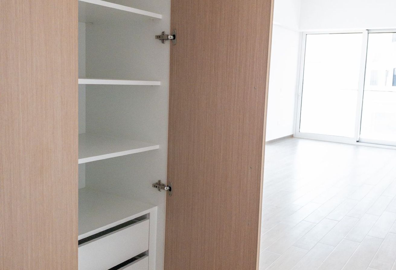 Partial Sea View | High Floor | Balcony