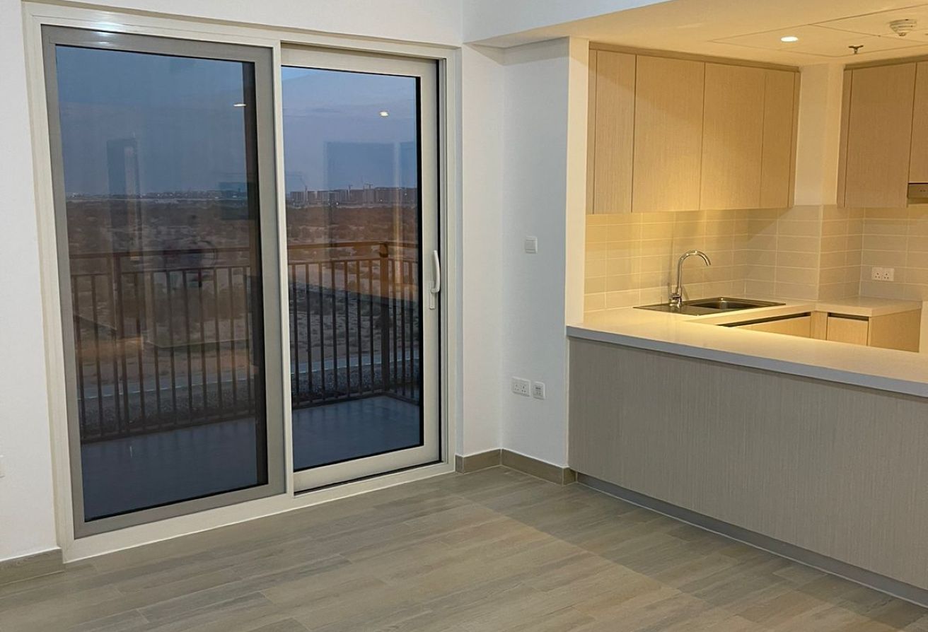 Vacant | Corner Unit | High Floor | Canal View