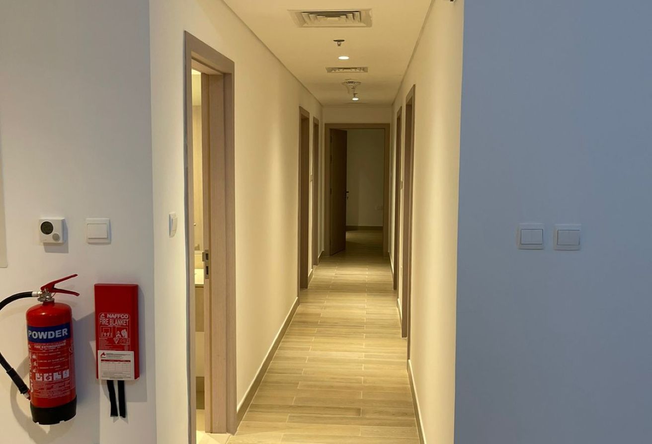 Vacant | Corner Unit | High Floor | Canal View