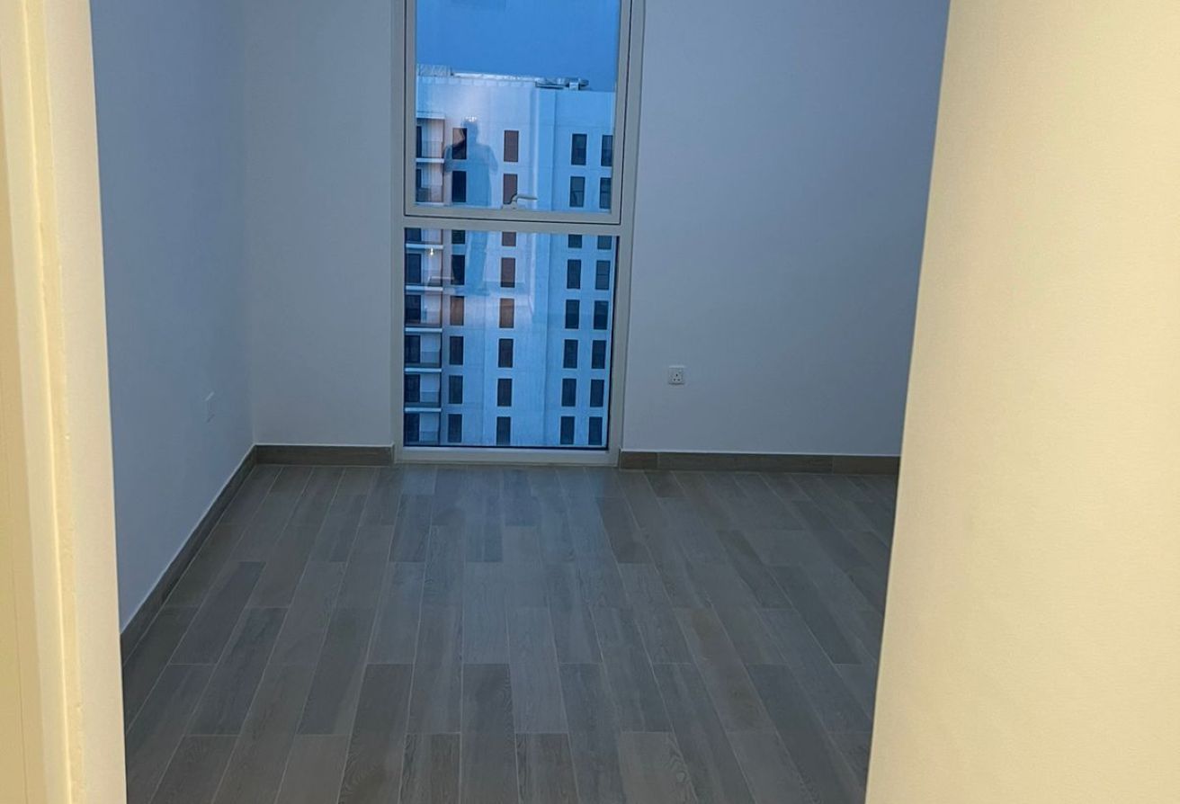 Vacant | Corner Unit | High Floor | Canal View