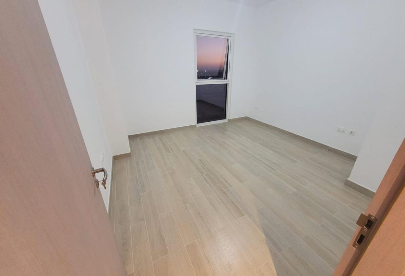 Ready To Move In | Partial Canal View | Balcony
