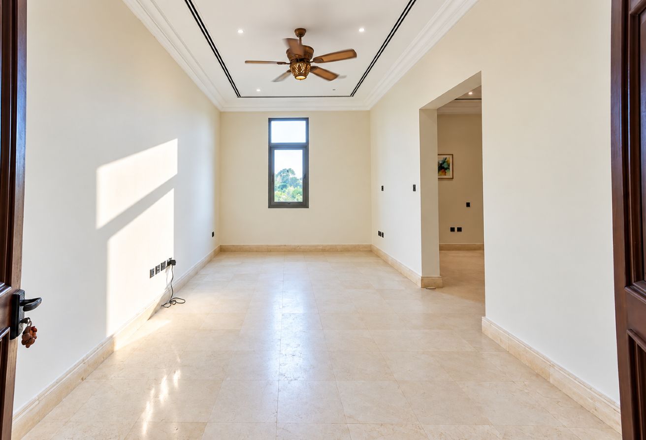 Corner Unit | Huge Plot | Private Garden