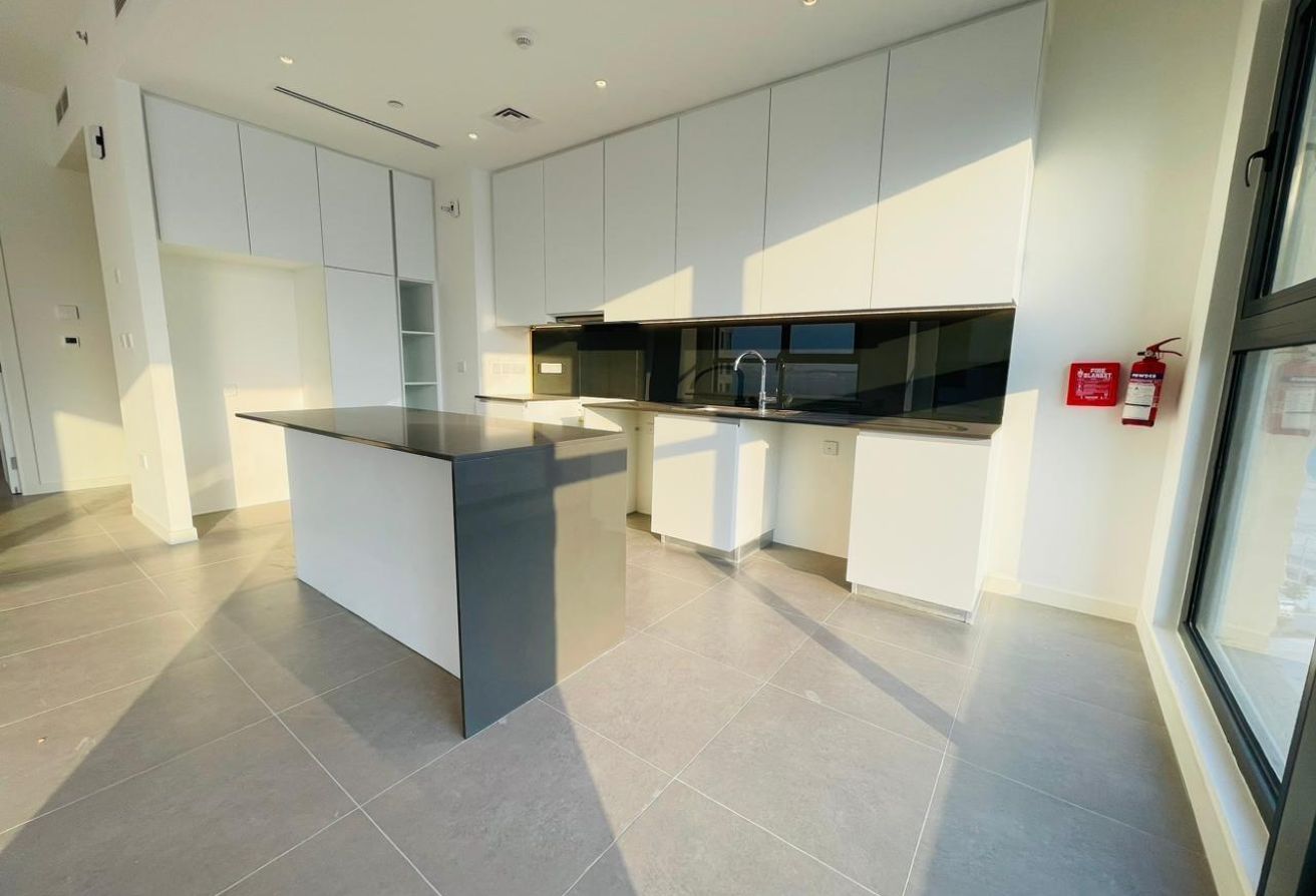 Ready To Move In | Partial Sea View | Open Kitchen