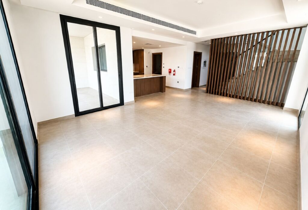 End Unit | Private Garden | Close to Amenities