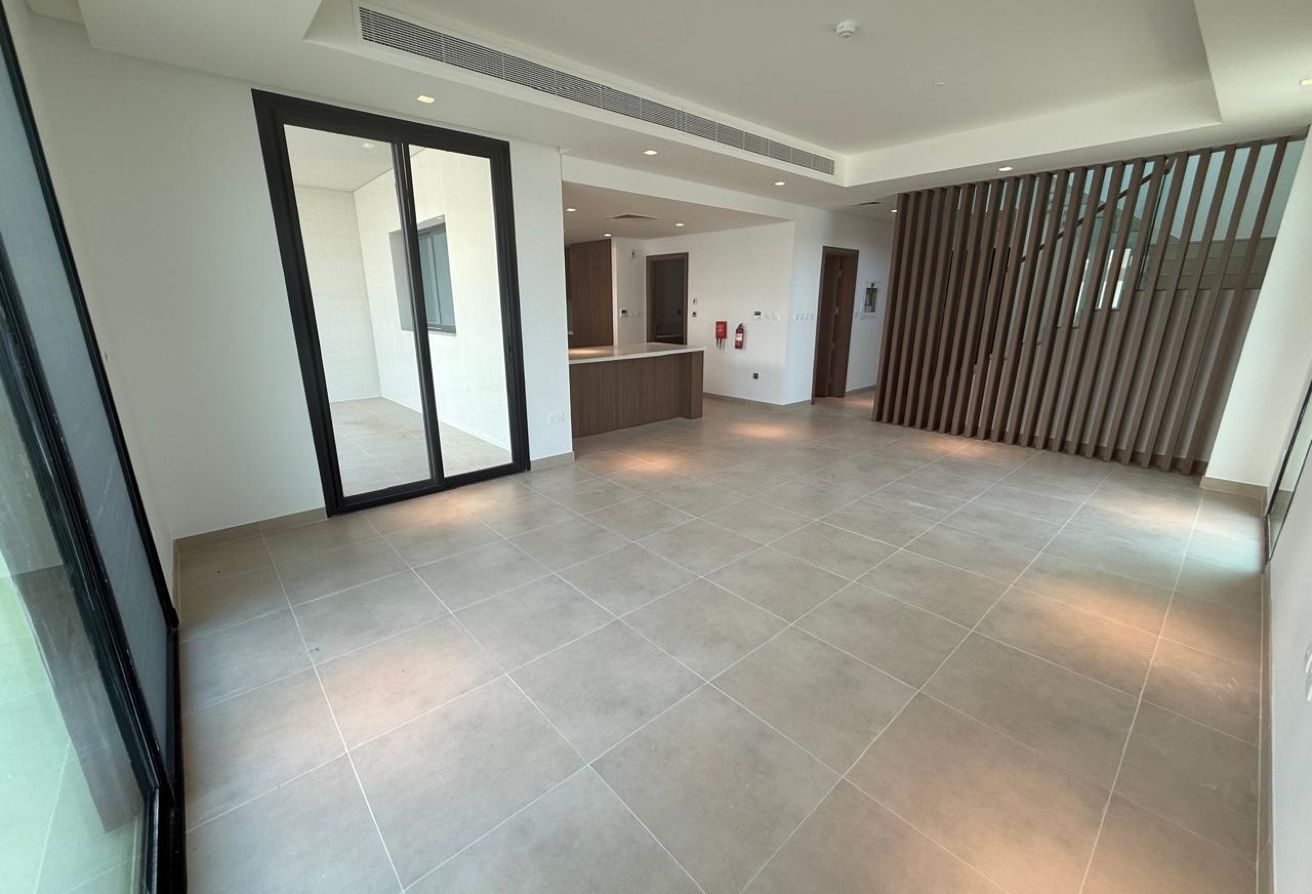 End Unit | Private Garden | Close to Amenities