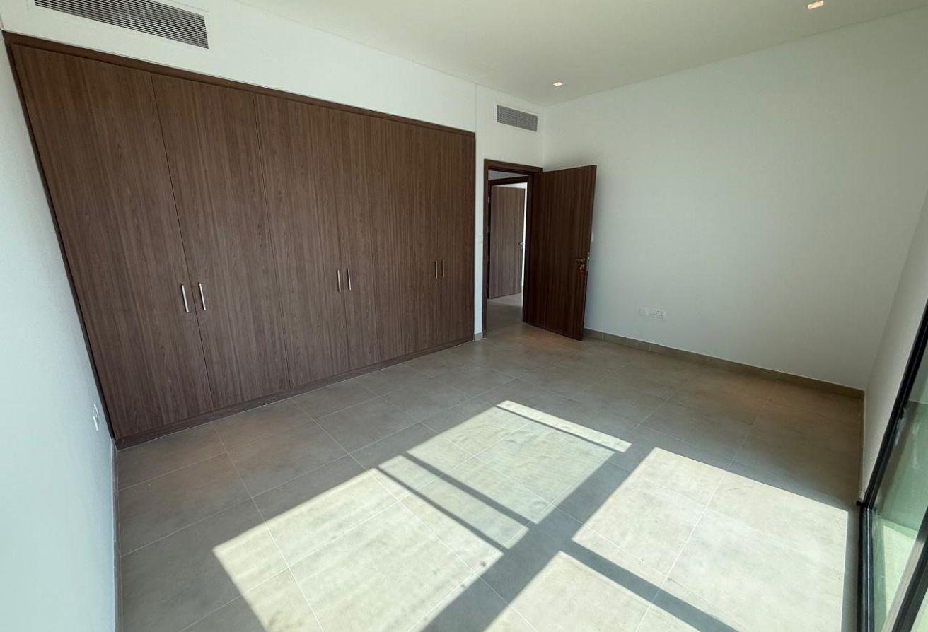 End Unit | Private Garden | Close to Amenities